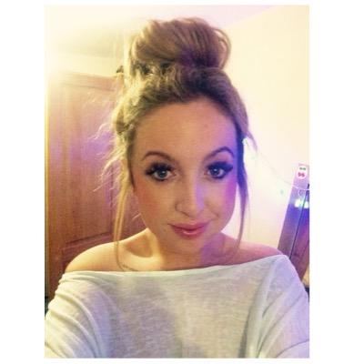 molliegrayburn_'s profile picture. brighton uni,  bar manager ✌️