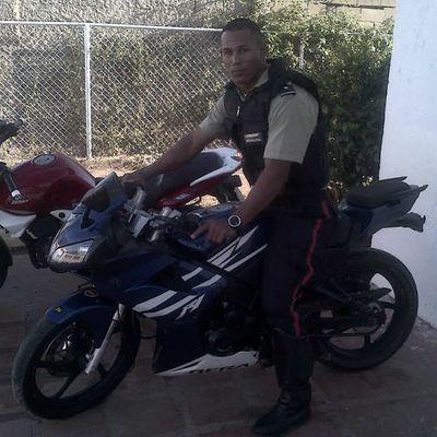 gracias a mi dios padre todo poderoso por guiar mis pasos y protejerme de las malas cosas gracias a mi papa sanco a mis tios hermanos y guardianes fuerza poder