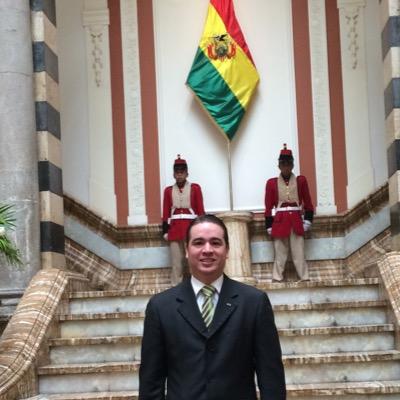 Abogado, Master en Derecho Civil, docente universitario. Secretario juridico - Gobierno Departamental de Santa Cruz