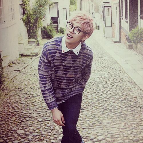 สวัสดีครับ ผมแดฮยอน(บอท)ผมอาจจะพูดมากไปหน่อย ^^ ยังไงก็ฝากเนื้อฝากตัวด้วยนะครับ ผมชอบร้องเพลง อย่าลืมมาฟังกันนะ Real @BAP_Daehyun