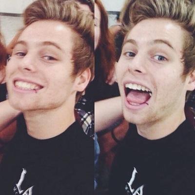 hemmo_fangirl's profile picture. yo I run this fan account on instagram for these 4 idiots called 5sos the user is cuddling.lucas and yeah you should check it out