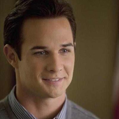 The Creepy Ian Thomas , Member of the N.A.T Club , memeber of @DeviousWeAreRp , Married to @PrissyPantsMel