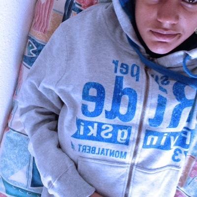 Un jour tu me demandera de choisir entre ma vie et toi je te dirais ma vie et tu partira sans même savoir que ma vie c'est toi ❤️