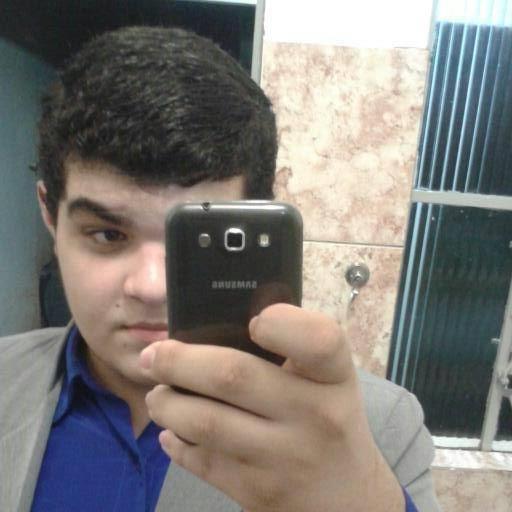 @Gosto demais de pizza _de futebol - do BBB _e MAIS AINDA DO #PANICONABAND:)