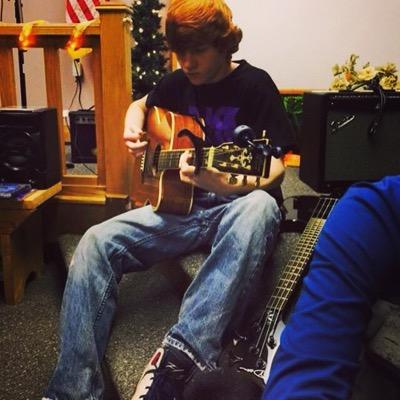 '14 RCHS
Lead Guitarist of 3Phaze