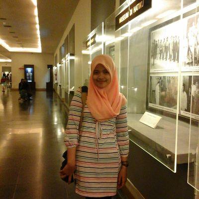 an ordinary girl who have a million reasons to smile everyday