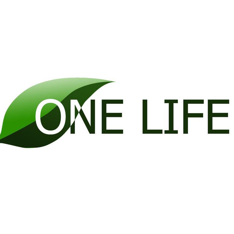 国際人道支援団体 OneLife(ワンライフ)です。世界には日常生活を送ることさえ困難であったり、働かされる幼い子供、その日の食べ物、寝るところでさえ確保できない人々が大勢います。「恵まれた私達が今できることは何か？」を考えるきっかけになればと思います。※相互フォロー歓迎します。 #shien #jindoushien