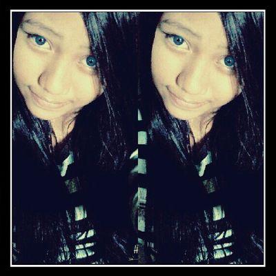 Naleng:Bq Imro'atul hasanah
T : praya                
    T : 03 03 2000
          L : SeLaMaT
WAKES: Biru Muda & Putih