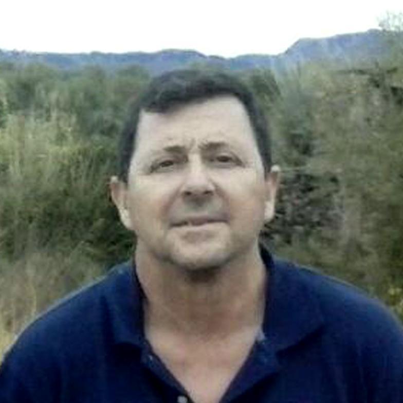 Profesor de FP de la familia de Sanidad en el IES Albaida de Almería. Disfrutando de la jubilación.