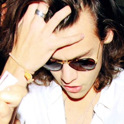 if you arent already, please follow @requiredharry bc she just gave you a free one!!