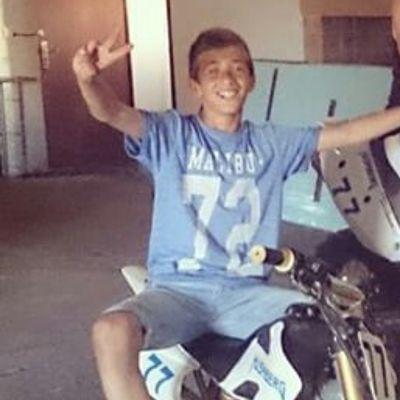 Carlos Rodriguez Lozano   jugador del emd aceuchal con el 8 ala espalda