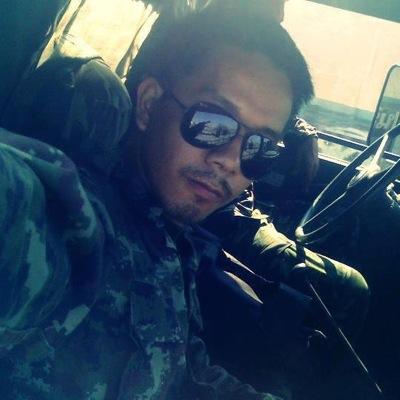 I graduated high school from arayaprathet. And I learned Army Non Commissioned Officer School. Now, workplace First infantry regiment king own body-guard.