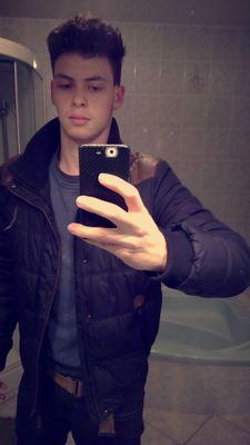 Va jusqu'au bout de tes rêves, jusqu'à l'accomplissement de tes désirs, et tu découvrira la beauté de la vie