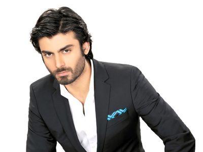 I am a biggest fan of Fawad Khan .i love fawad all thing but love to see him sanam saeed,Mehreen Raheel from pak...
He is Now Bollywood Boy...
so Excited
