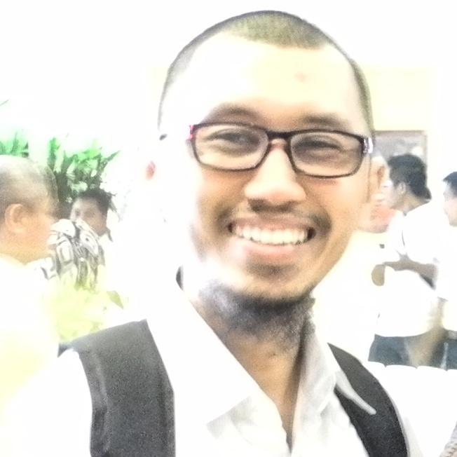 rakyat biasa | meyakini bahwa masa lampau selalu aktual