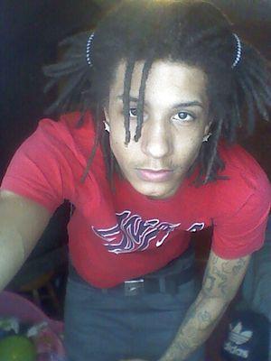 U KNOW HOW IM ROCKN LIKE CUT OFF STOCKINS KEEP KUSH IN MY POCKET, ALL DESIGNER GET YA GRIND UP BREITLIN FA DA TYMERR