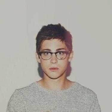 Rivendellvalley's Galvin Well Lerman. Beverly Hills, third summer '94.  —10☀