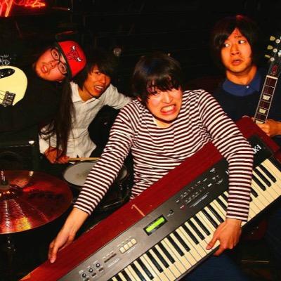 trashorganpunk's profile picture. この夏マストなニューシングルライブ会場限定で絶賛発売中！！ 中の人はだいたいベースのやつ。