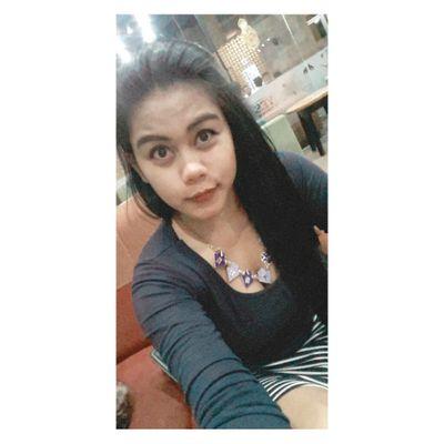 wiindawiira's profile picture. Tuhan jangan kau ambil nafasku sebelum q bisa membuat MEREKA bangga kepadaQ..