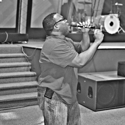 Preacher, Husband, Father of three who loves writing and photography! #JesusisLord