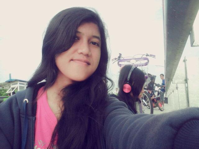 Perempuan | 14 Maret 1999 | SMK N 1 banyumas