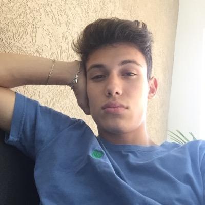 ViPeixoto_'s profile picture. 