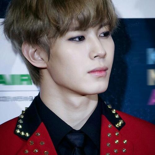 1993 - 이홍빈 Lee Hongbin; VIXX visual #3IN1Crew #favor