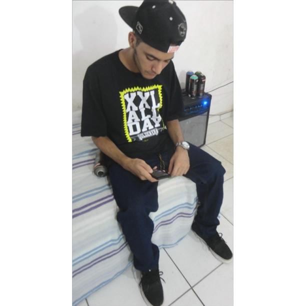 Christonf Reis . 18 . Brasil . ✌ ☯