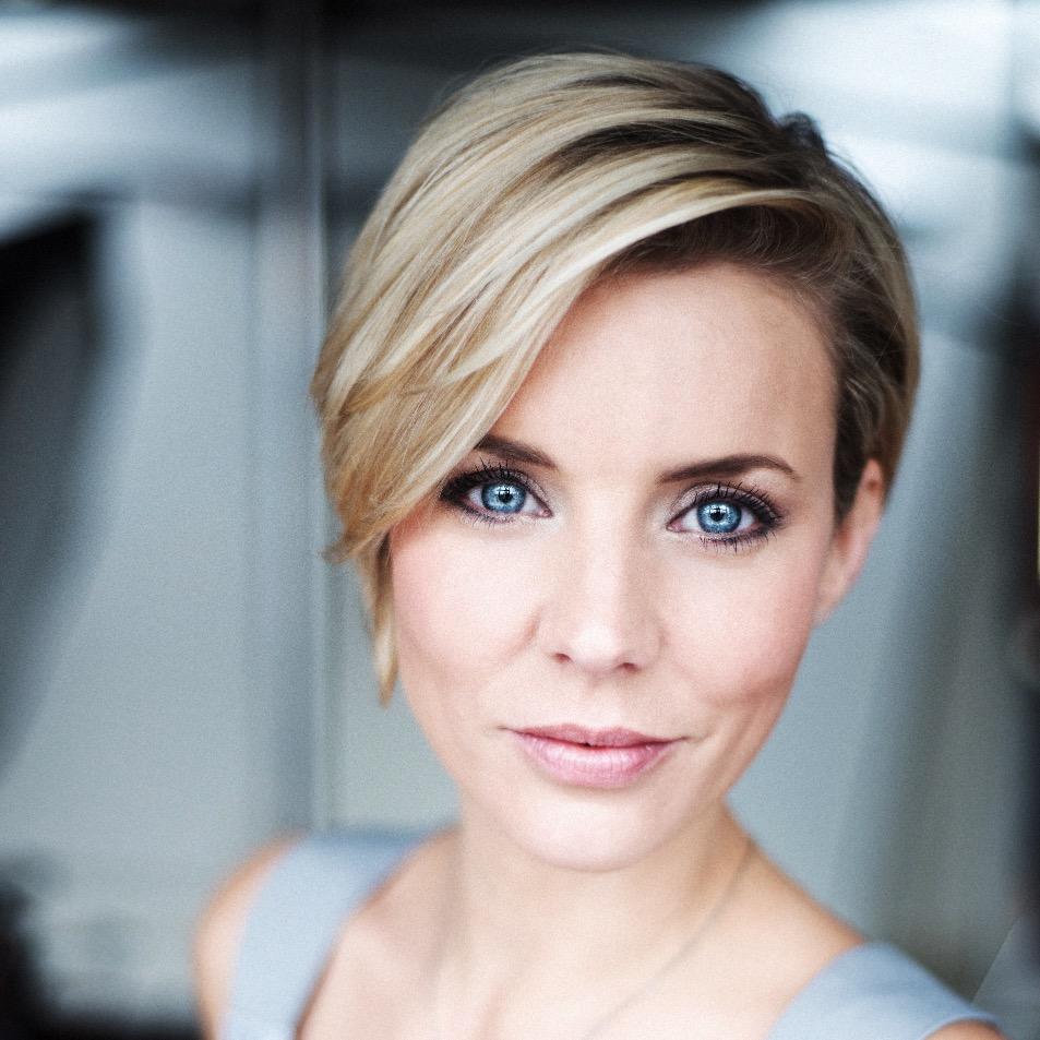 jenniferjaneMUA's profile picture. Creating moments of confident beauty through my role as an international makeup artist and beauty writer. Based between London and The Balearics.