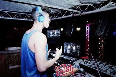 Vive, rie, recorre, conoce, ezfuersate. . pero lo mas importante. . VIVE ♫