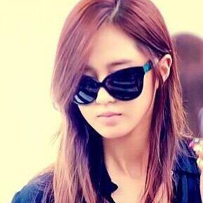 권유리, 19891205, SNSD's vocalist, dancer and black pearl.