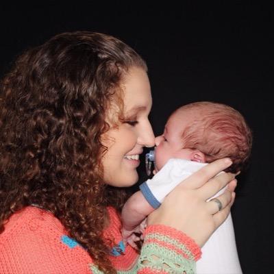 mamãe do Bernardo em tempo integral .    minha vida se resume em vocês BÊ e LUCAS
