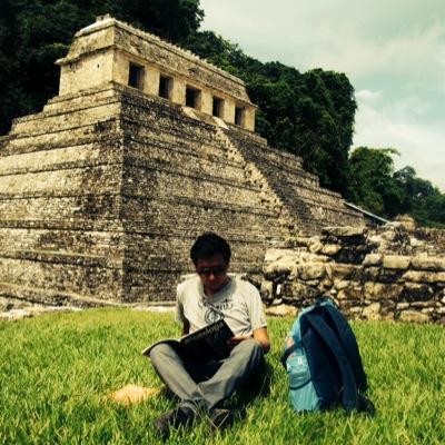 Estudiante de la licenciatura en Historia en la UNAM, linea de investigación Mesoamérica