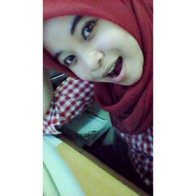 trianaharum's profile picture. 