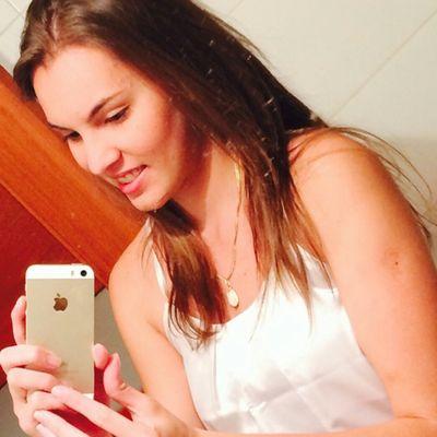 LarissaHantt's profile picture. sou apenas uma menina correndo atrás dos meus sonhos.... 


 futura medica