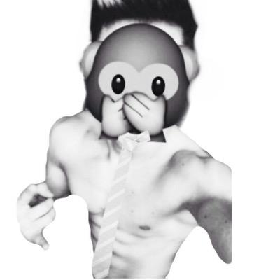Jérémy,18 yo et comédien sur twitter ! Snap : jbxxx15. Ici tu trouveras pleins de tweets du genre loveur, humour, drôles... Si tu me follow, je te follow back!