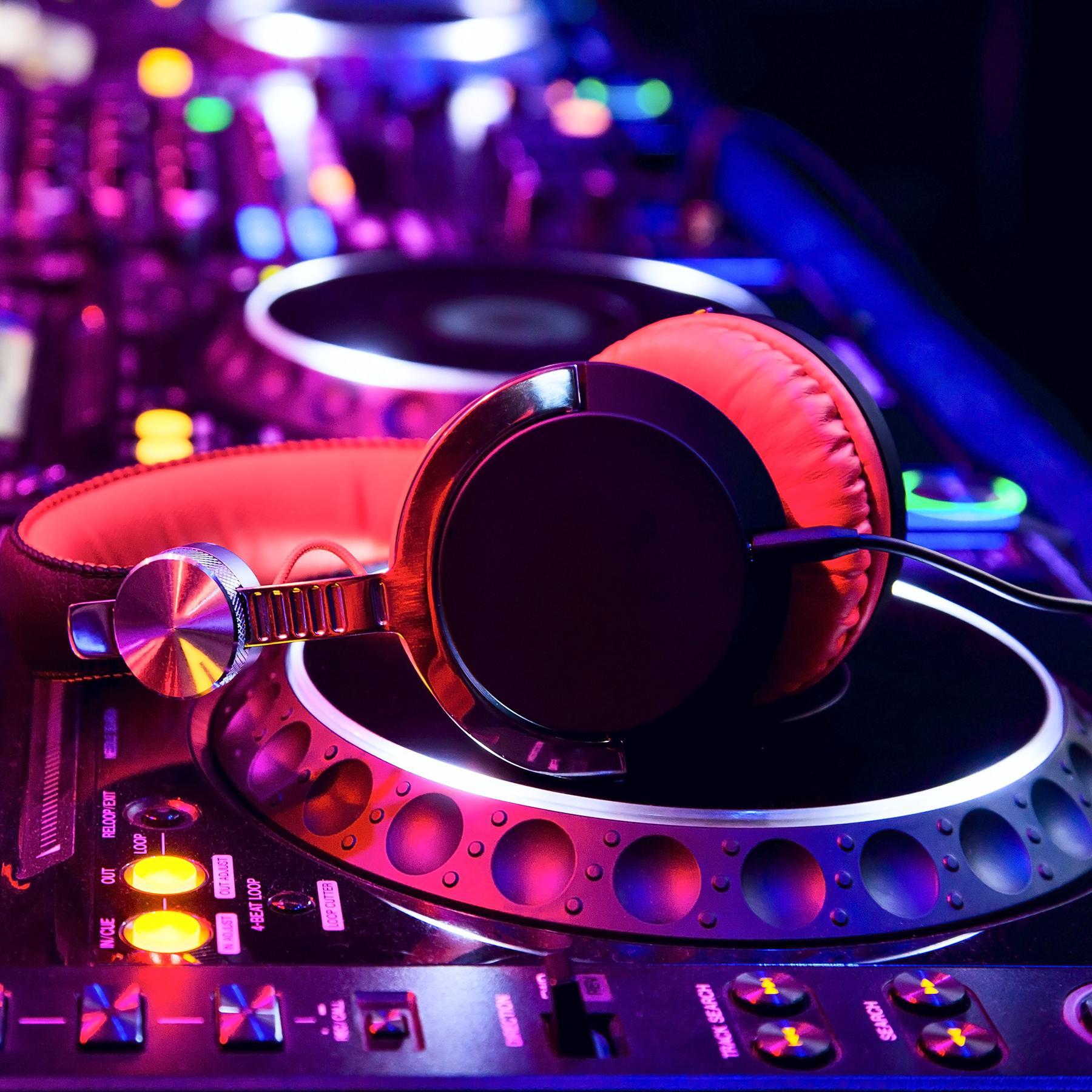 baseufm's profile picture. check our fav to be the part of BaseuFm!