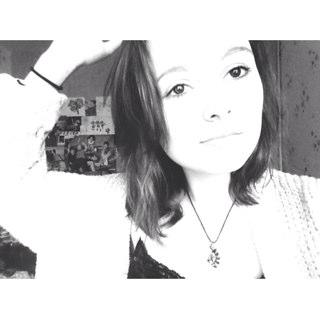 Changement de compte. Unfollow ici et va follow @ThreeDaisies | snap ; cxliforniaa insta ; lanasmnd