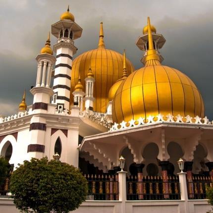 فتاة مسلمة
الحمدالله على نعمة الاسلام
وكفى بها من نعمة
