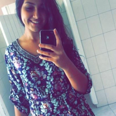 As guerras seguirão enquanto a cor da pele for mais importante do que a cor dos olhos .    (Bob Marley)