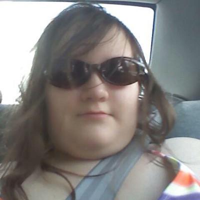 Tasha, 13 jaar, moeder van 5, houl je vriendje bij mij uit de buuit want ik steel em zo van je!!