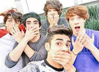 en tienpos libres me las paso con mis amigas hoyendo música de cd9