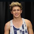 Hello I'm directioner réunionnaise I'm 12 and I love One direction !!!!!!! Et aidez nous les directioner réunionnaise #ReunionIslandWants1D