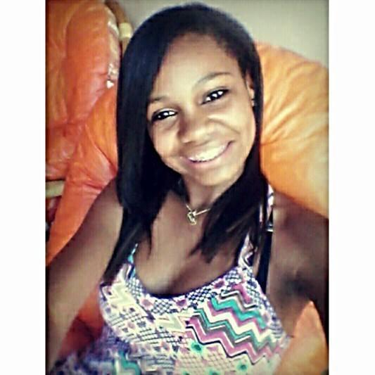 Estudante de 2º ano no #RP Taurina , flamenguista roxa. :)