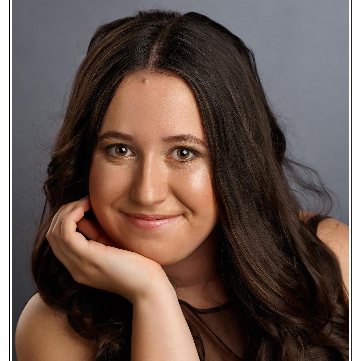 ImNoemii's profile picture. I'm 24 and I love taking photos.