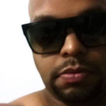 Sou Personal Trainer, Palestrante em empresas, Blogueiro.