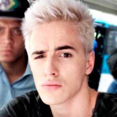 zourrydangerous's profile picture. (2/3)