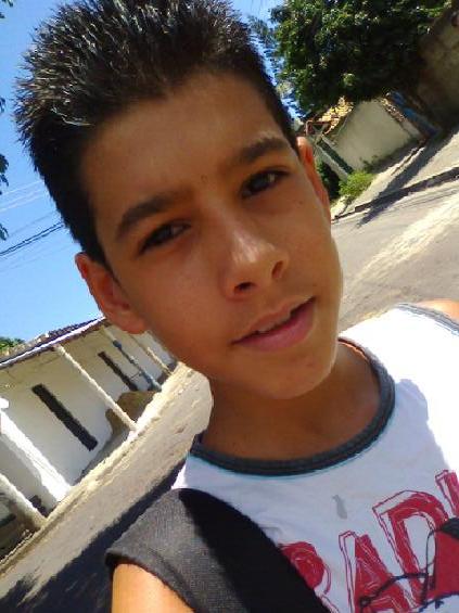 Vinícius_famozinho  segue  que  eu sigo de  novo..;)