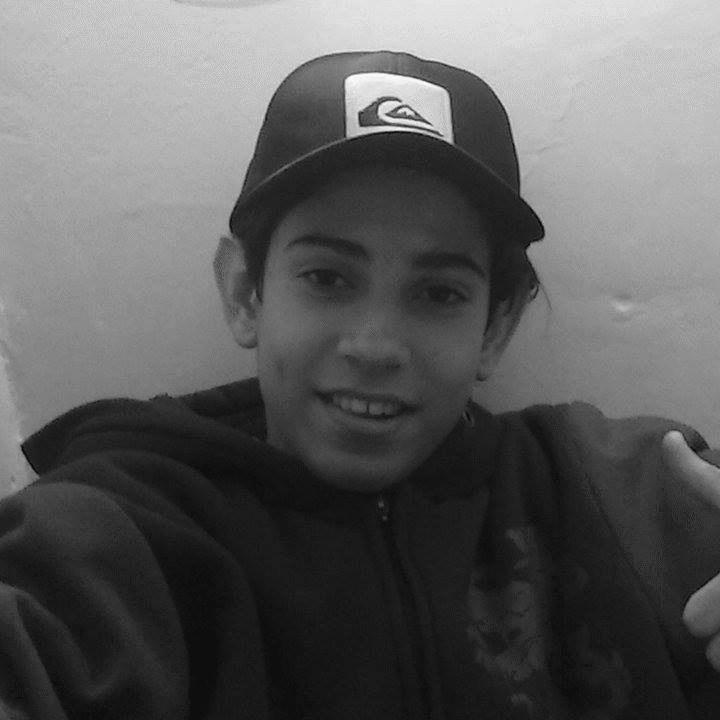 Agora o playboy rodou ♪ ... Add Face    http://t.co/llWjo9n87H