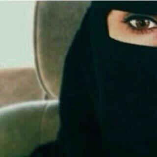 أستعيذ بالله من يوم لا أرى فيه أبي ومن يوم لا اسمع فيه صوت أمي.”.